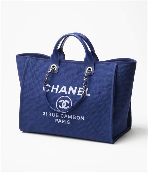 chanel pocket box bag|Chanel shopping bag 2020.